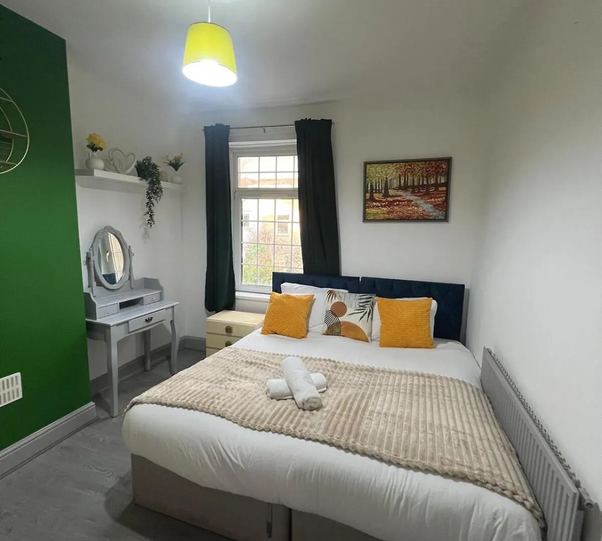 Holiday home Spacious 4 Bed House In Great Location Cardiff