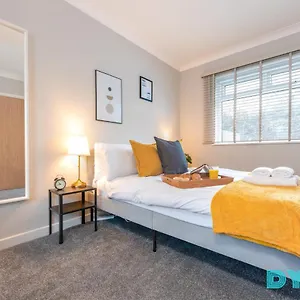 The Nest - Parking - Garden - By Dyzyn Holiday home