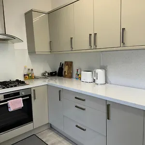 Grangetown Stylish 3bed House. Holiday home